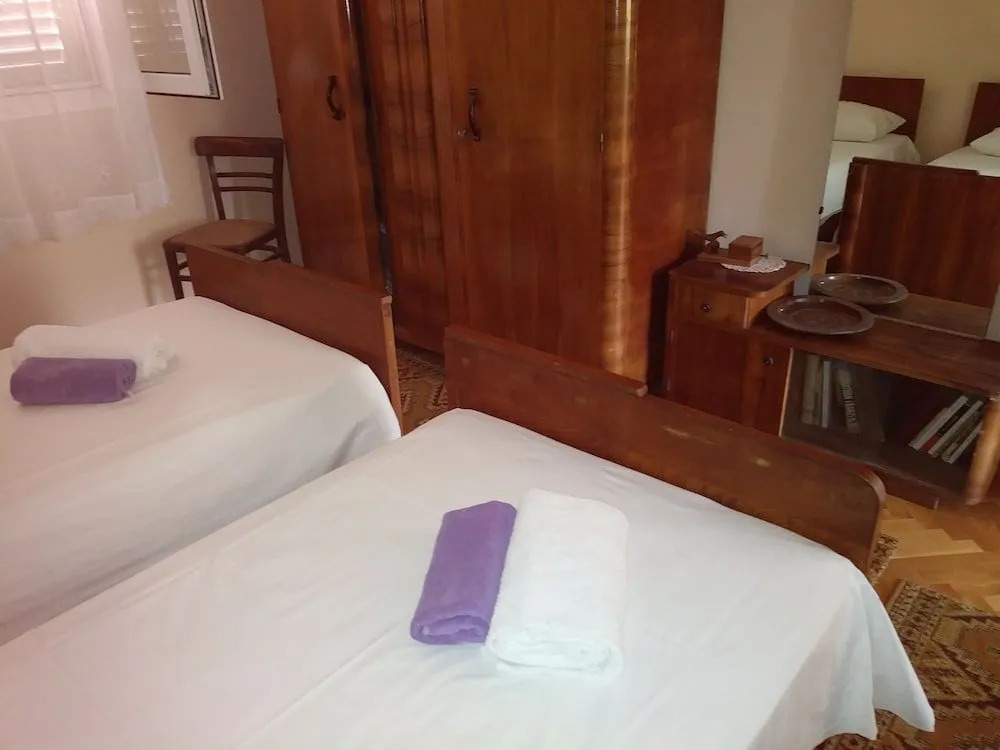 Rooms Brezak