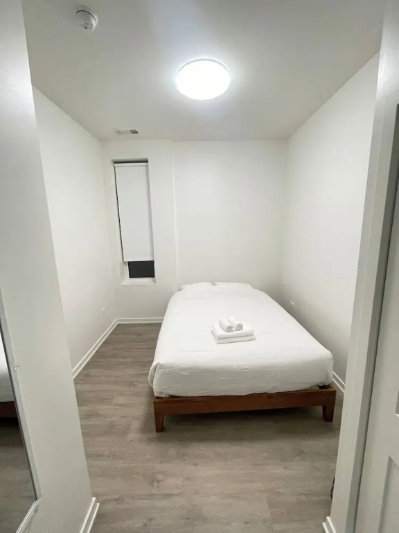 Cozy and Modern Stay in the Heart of C