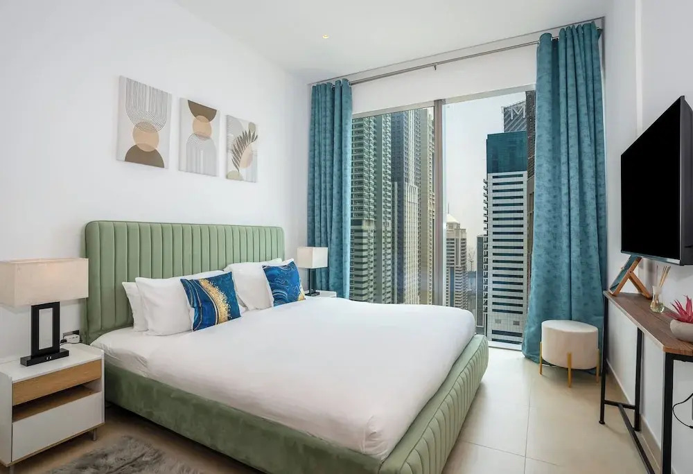 HomesGetaway- 1BR Apt in Marina Gate1