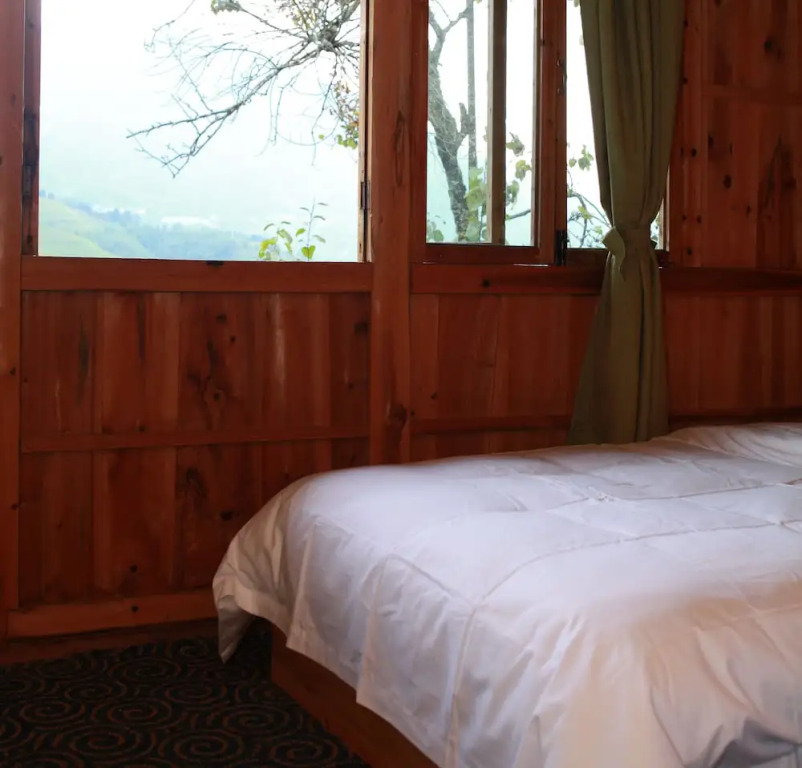 Dragon's Den Hostel in Longji Rice Terraces