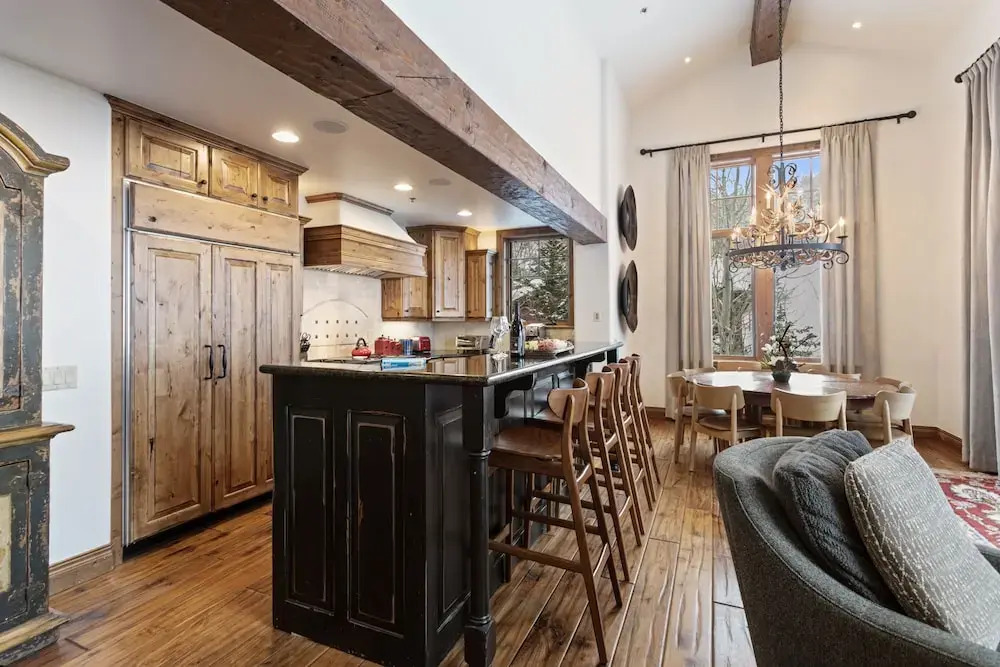 Grand Lodge - Four Bedroom #405 - Ski-in/ski-out 4 Condo