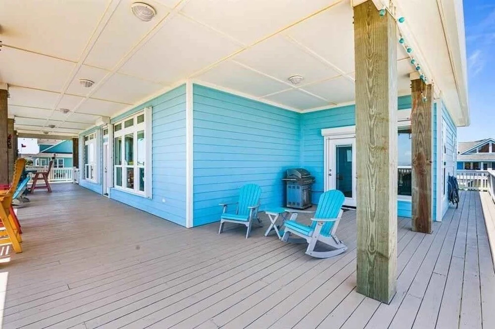 4 Biscayne 4 Bedroom Home by RedAwning