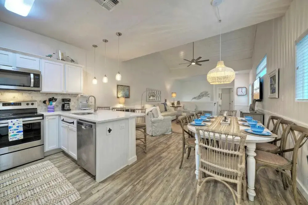 2 Blocks to the Beach, Patio, Resort Pool w/ Slide Tranquil Tides by Avantstay