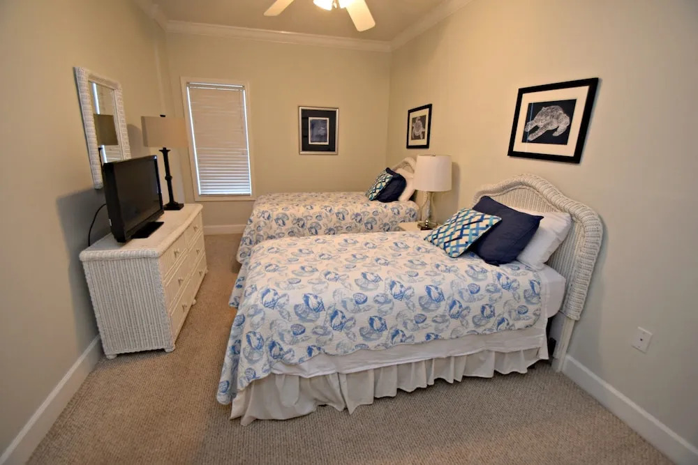 Dolphin Key 2C by RedAwning