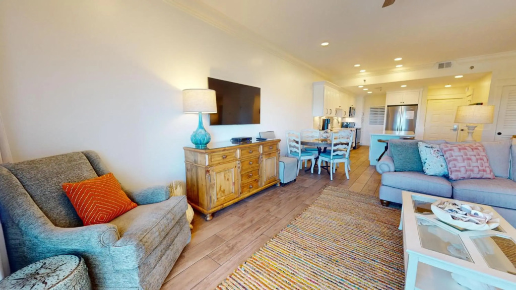 Beach Manor 1004