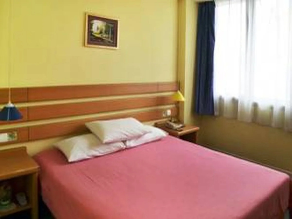 Motel 168 Liu Zhou Road Inn