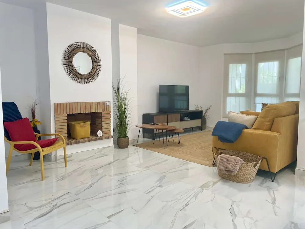 Modern 3 Bedroom Pool Access Apartment F-7