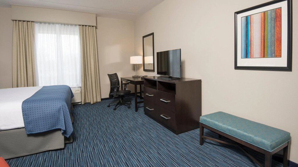 Holiday Inn Indianapolis Airport by IHG