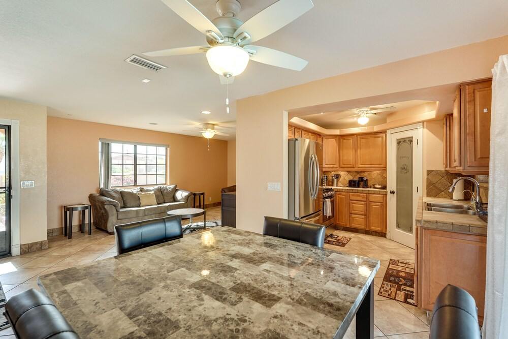 Pet-friendly Lake Havasu City Home: Walk to Beach!