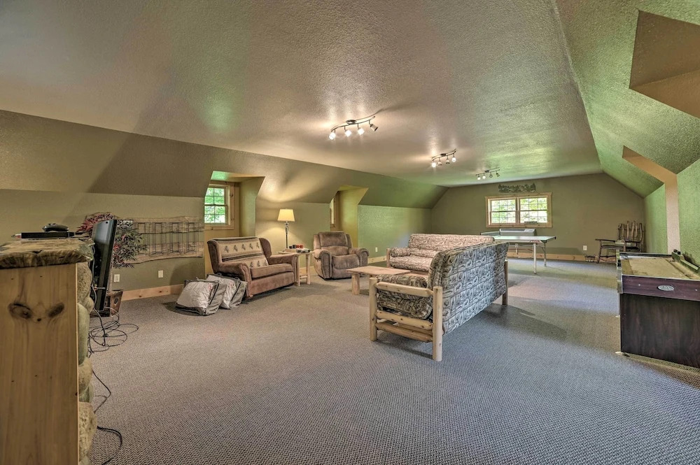 Dog-friendly Gaylord Retreat < 8 Mi to Town!