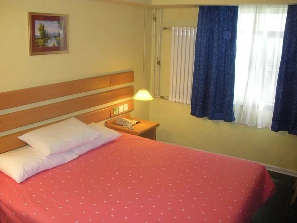 Homeinn Business Hotel (Jinan Red Star Macalline Lishan Road Subway Station)