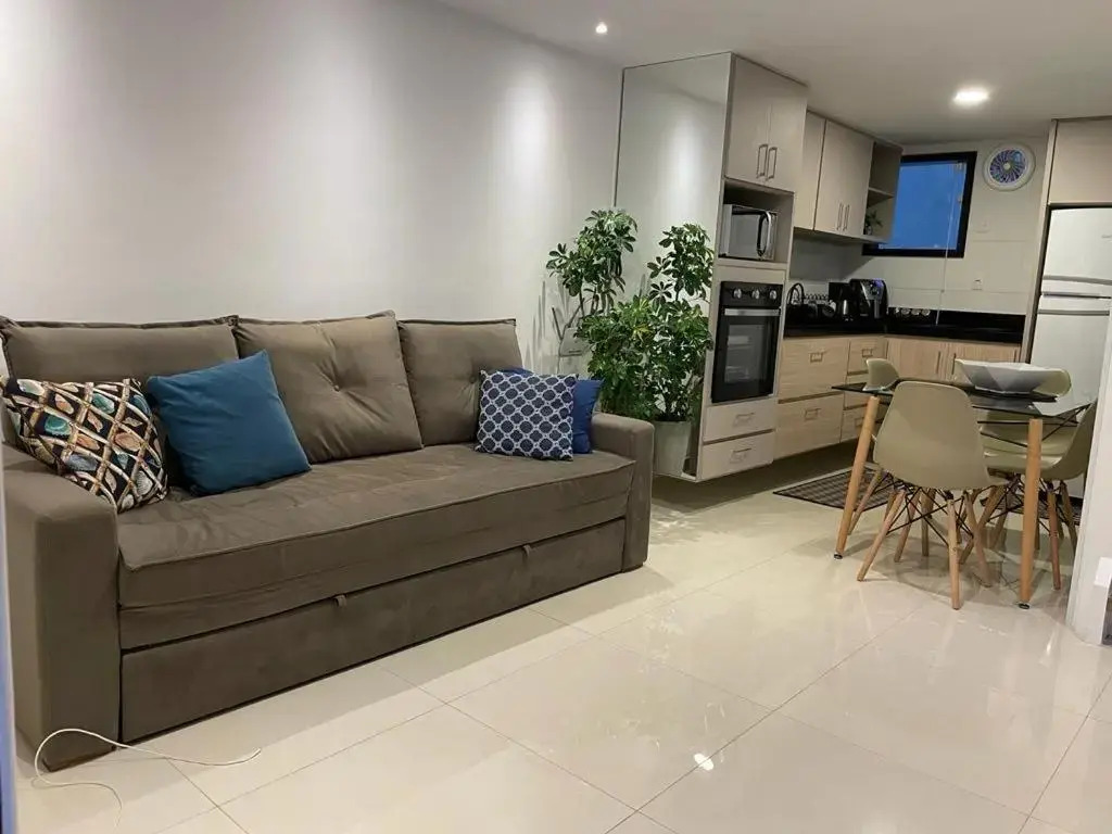 Apartamento impecável ao lado da Praia Grande para até 8 pessoas