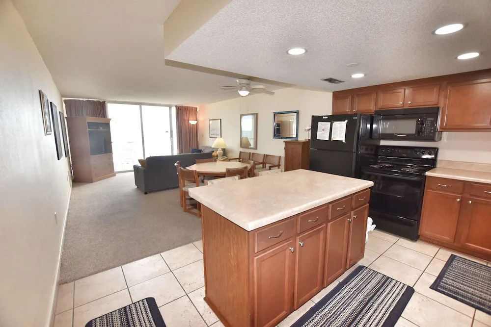 0105 Waters Edge Resort 1 Bedroom Condo by Redawning