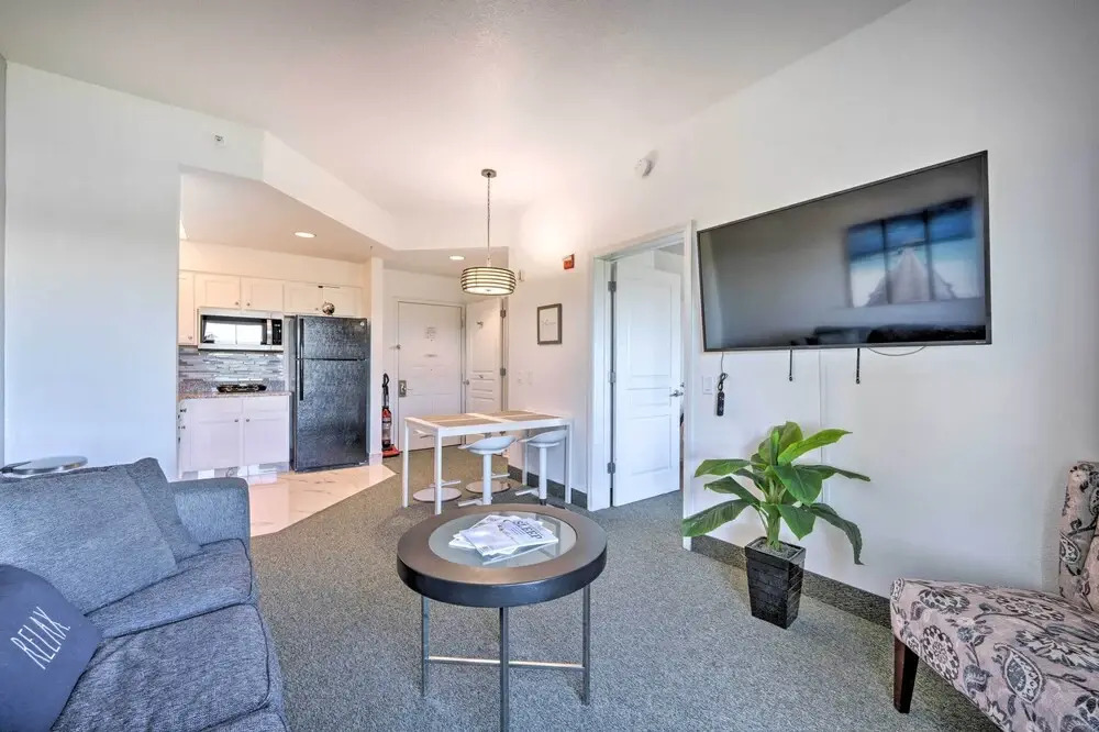 Orlando Family Condo ~ 9 Mi to Magic Kingdom!