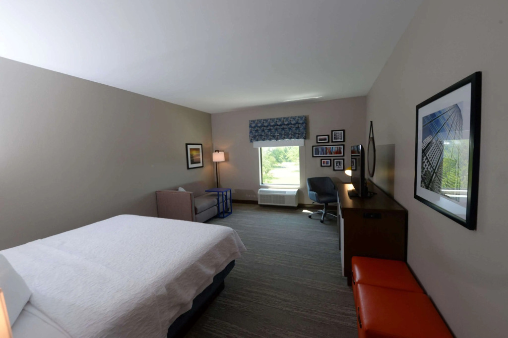 Hampton Inn & Suites Lenoir, NC