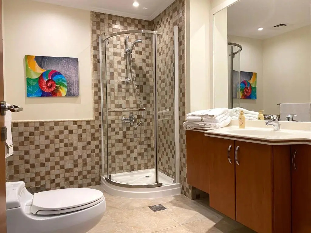 The Pearl Qatar, Luxury 2BR Apartment, Marine View, swimming pool Gym