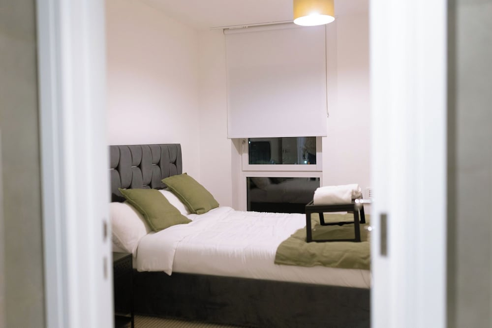 Charming 2-bedroom Apartment in West Midlands With Modern Amenities