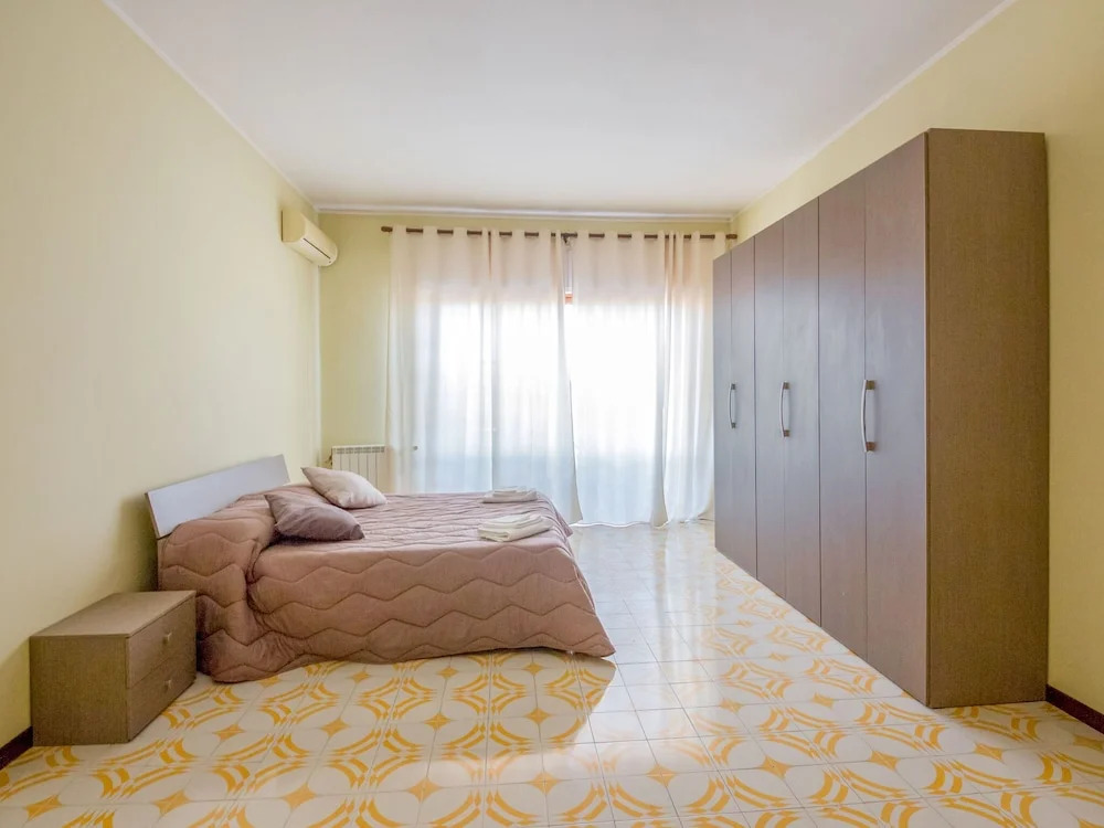 Lovely Holiday Home in Catania near Sea