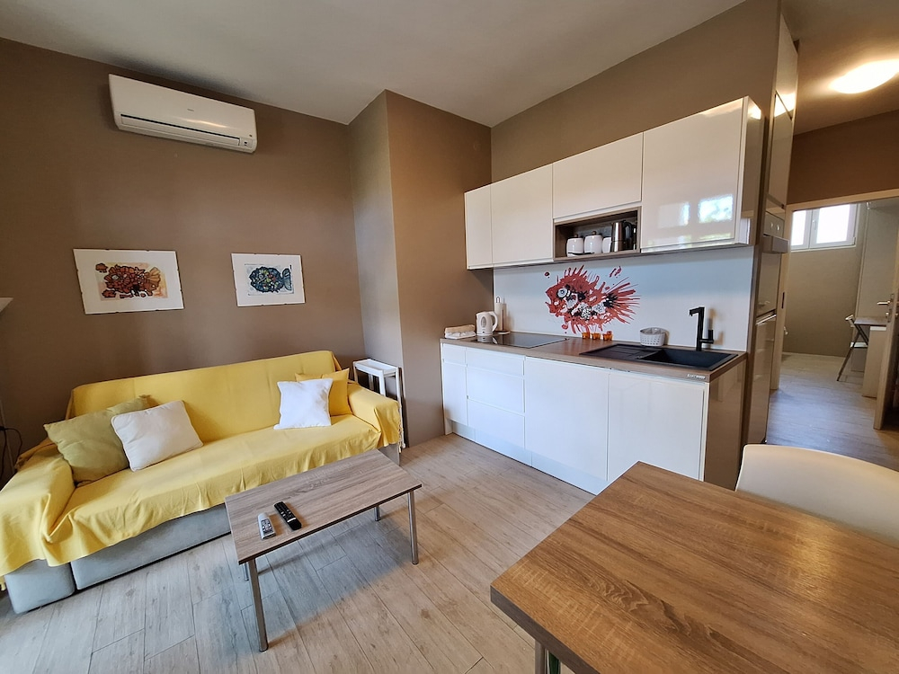 Apartments Mar
