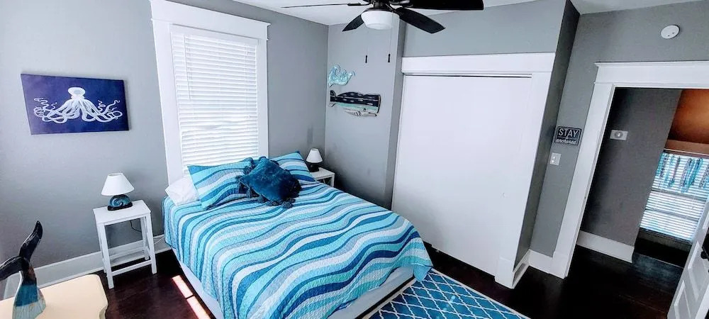 Seaglass 4 Bedroom Home by Redawning