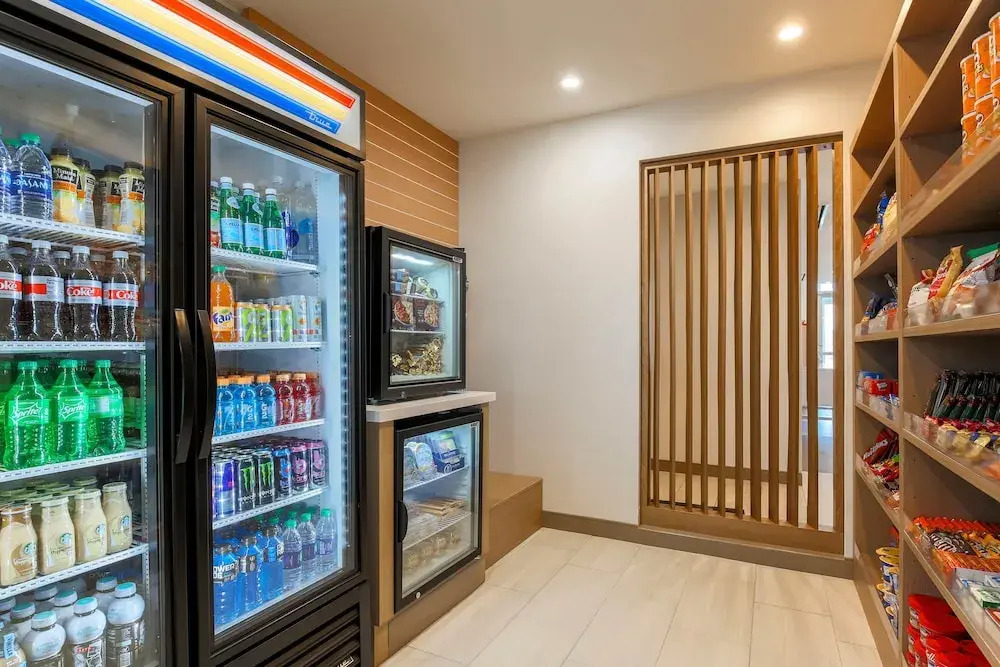 Holiday Inn Express & Suites Chicago OHare Airport by IHG