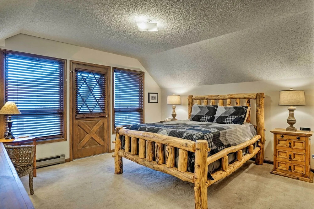 'peaceful Pines' Estes Park Home: Longs Peak View