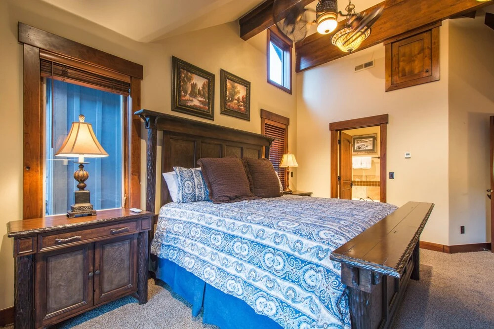 Slopeside 4 bedroom Townhome by All Seasons Resort Lodging