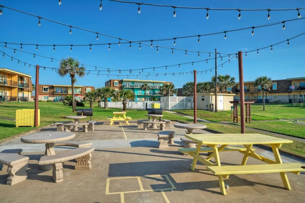 2 Studios Beach Boardwalk, 2 Pools, Tennis/pickleball Island Retreat Complex