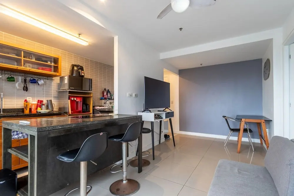Apto Pet Friendly c 2 su tes e Garagem na Barra