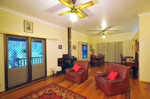 Tom and Sues Place