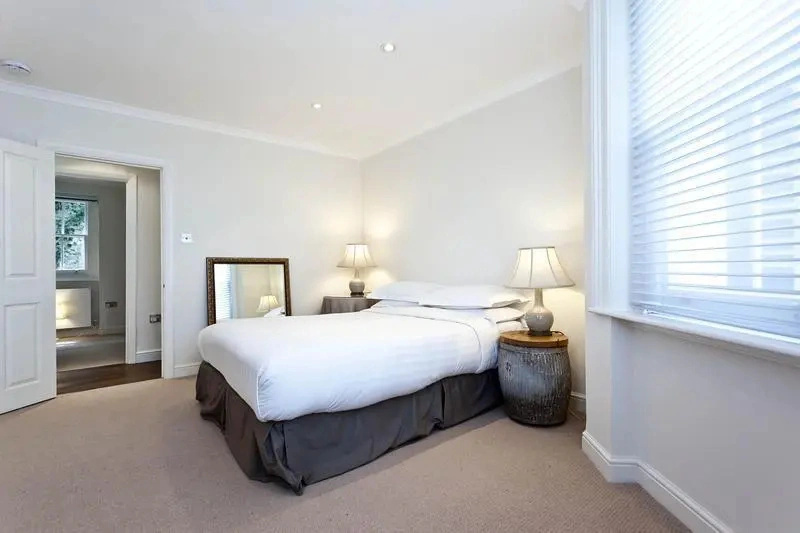 Strathmore Gardens by onefinestay