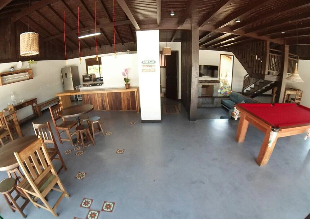 Pousada Rosa 08 - Café da manhã Gourmet, Suítes com Banheira a 150m do Centrinho da Praia do Rosa e Piscina Aquecida