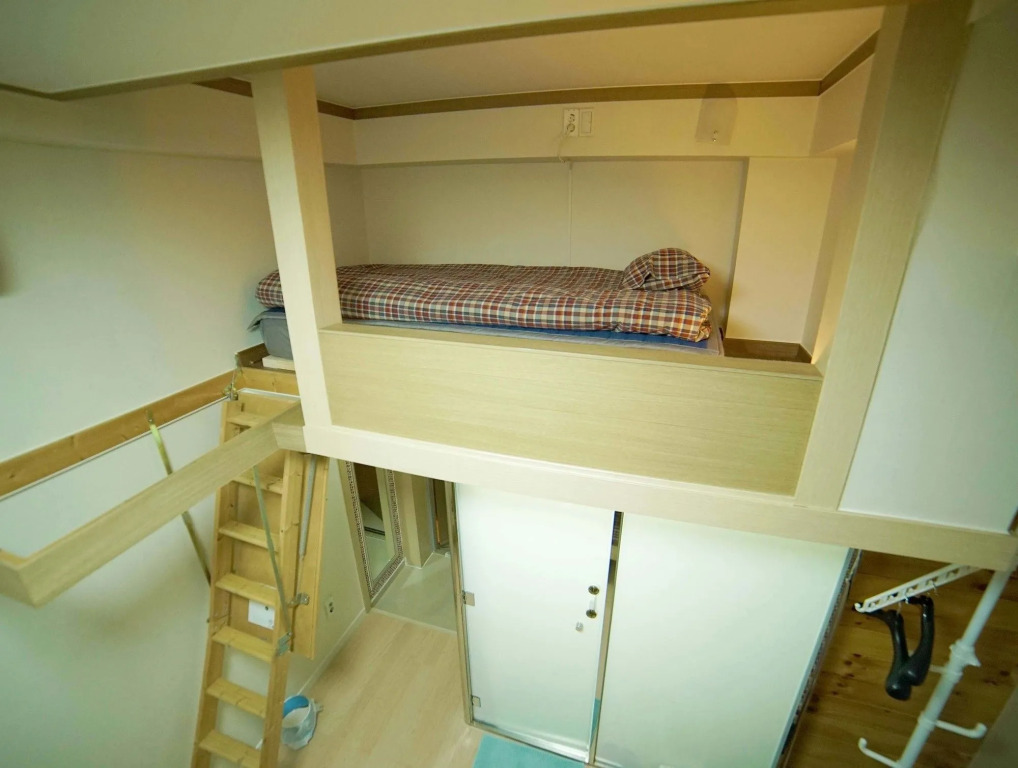 YOLO Guesthouse