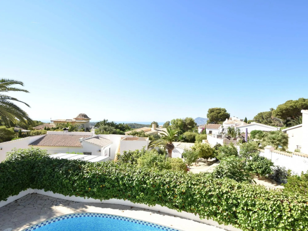 Villa in prime location beautiful view private pool 500 m from the golf course