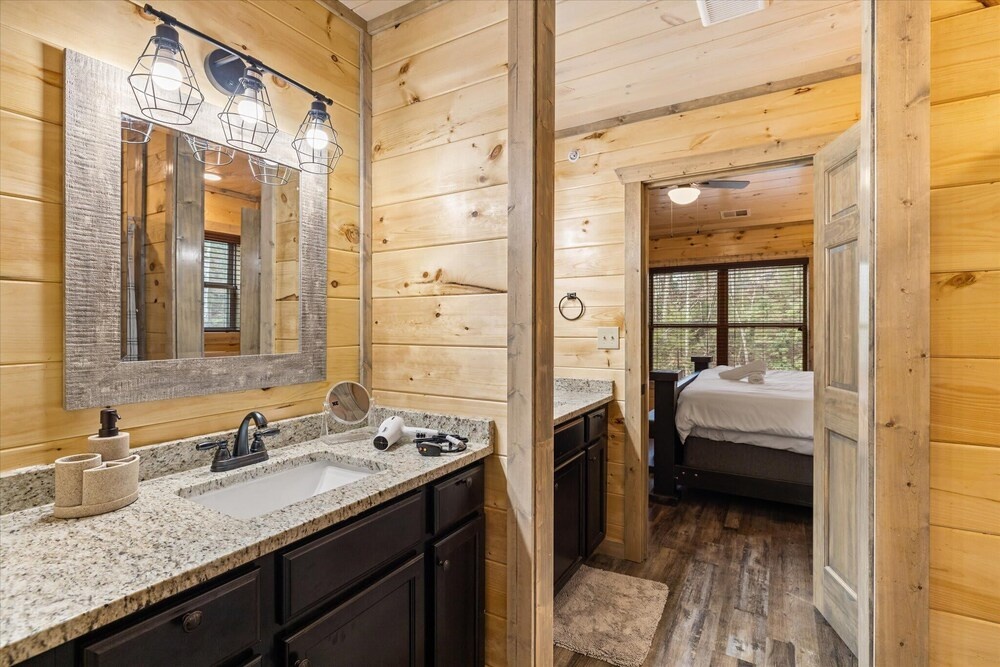 Brand NEW - 8br/6bath Mansion SWD Cabin With Indoor Pool, Hot Tub, & Arcade Room!
