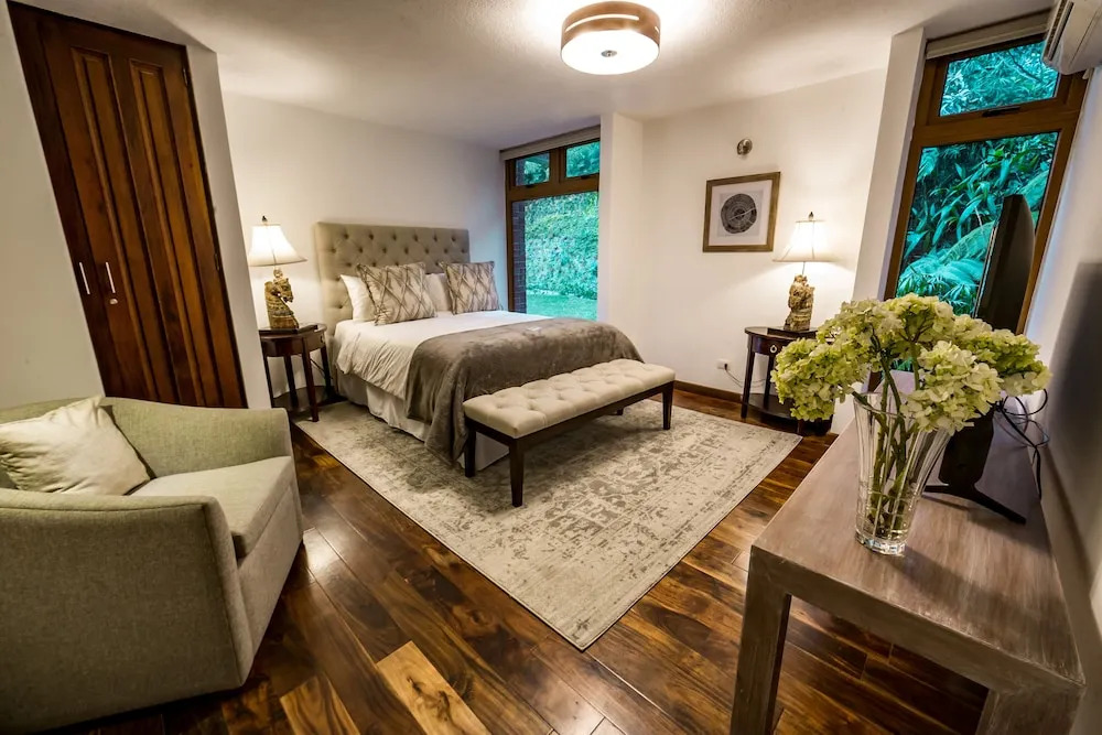 La Casa - Luxury Boutique Hotel
