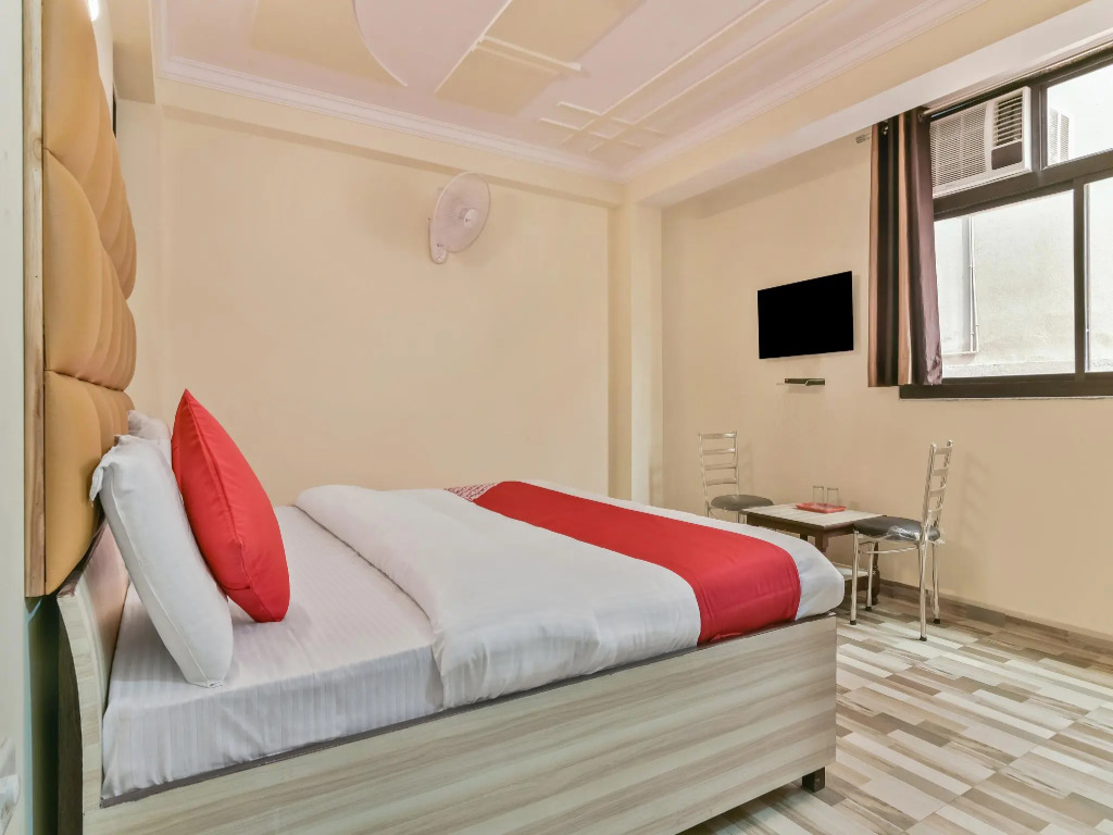 Oyo 23424 Hotel Clink