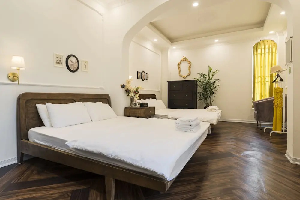 Chloe & Leo Homestay