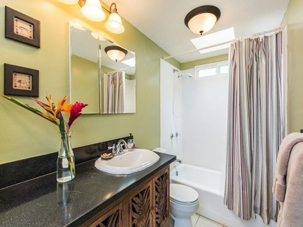 Haleiwa Sunshine 3 Bedroom Home