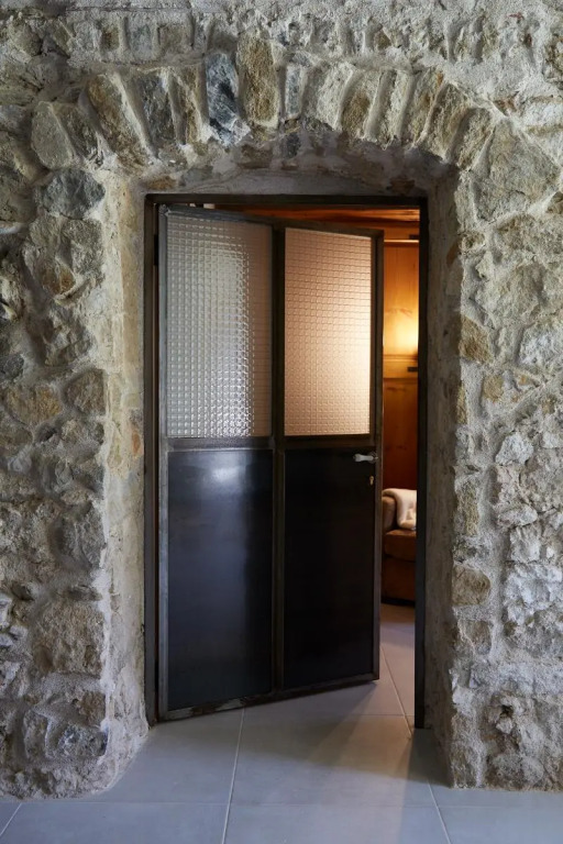 Llimona Suites