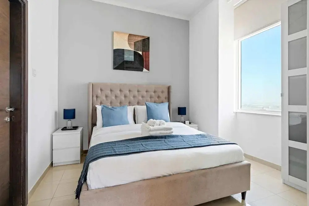 HiGuests - Exceptional Apt with Furnished Terrace By the Sea