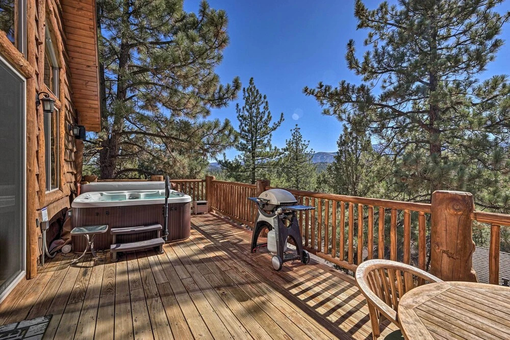4 Mi to Snow Summit: Cabin w/ Mtn Views & Decks