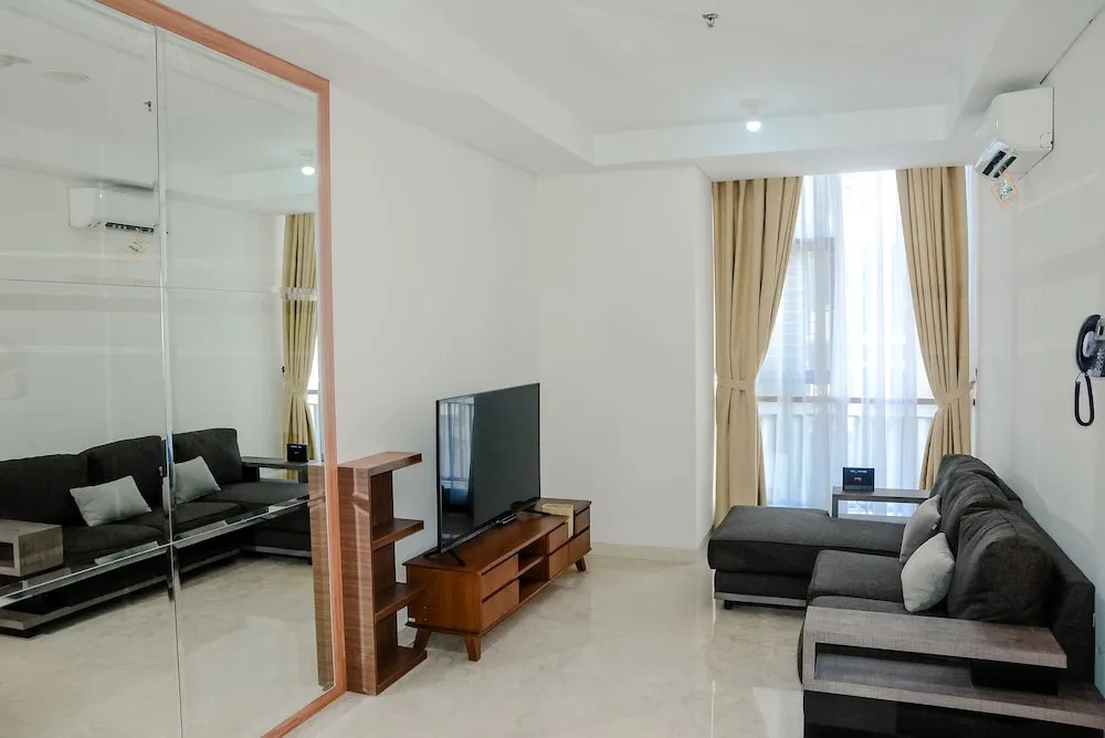 Artistic Room Lavenue Apartment