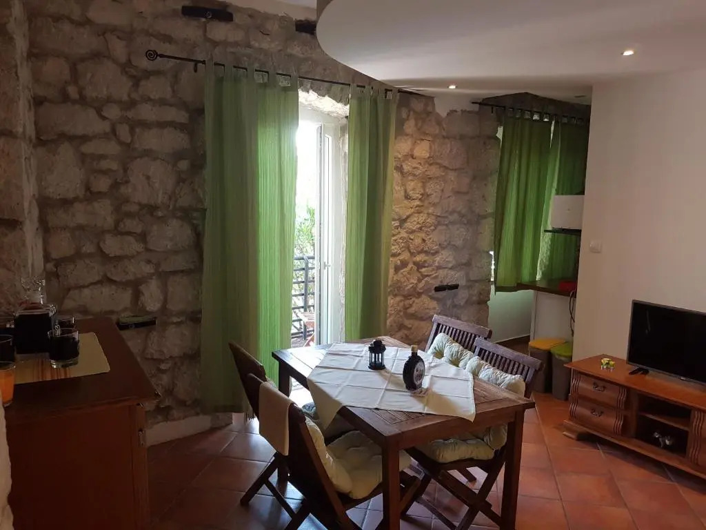 Apartments Mirela