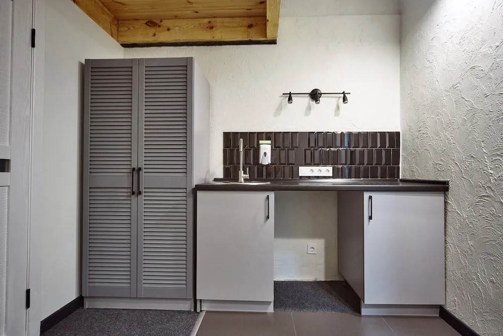 Отель Mezzanine White