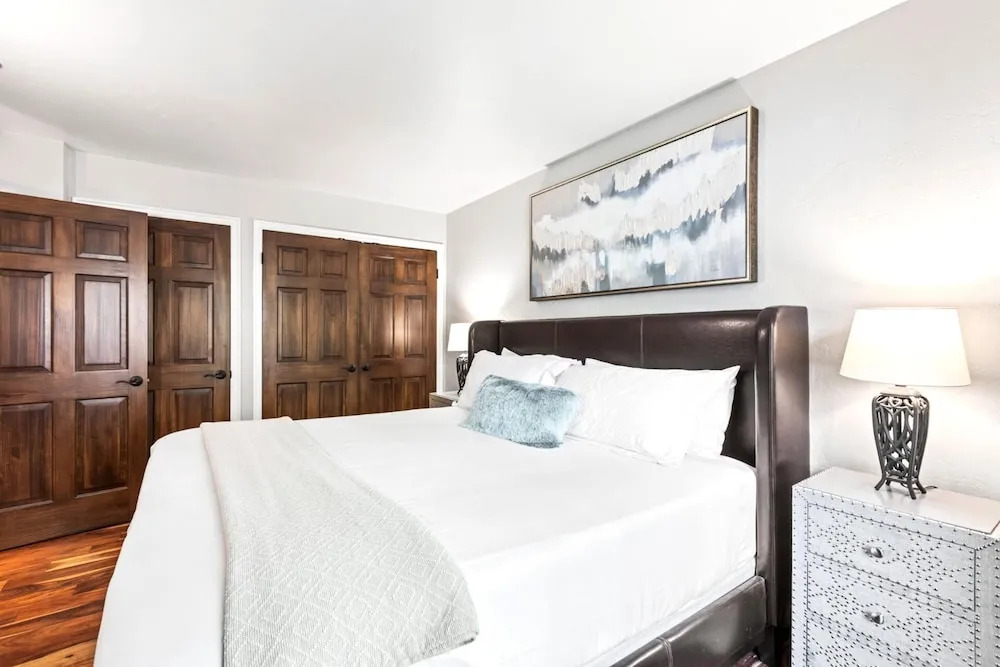 Copperbottom Inn by KBM