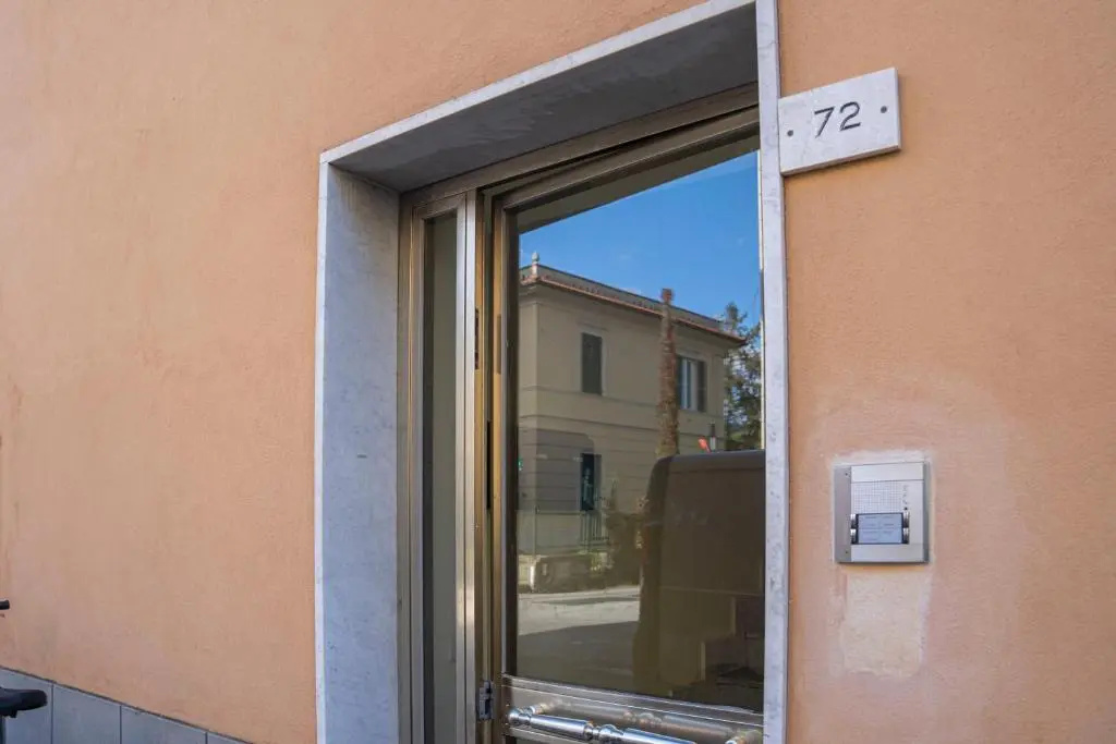 084 - Casa dei Limoni, cortile privato,5 minuti di auto dal mare