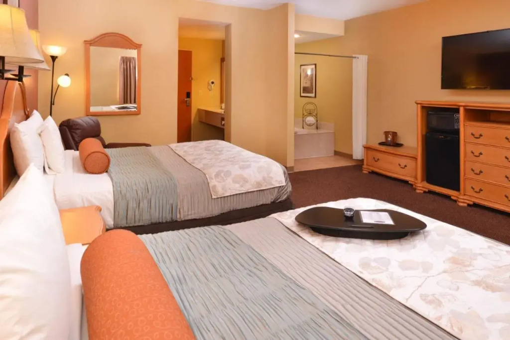 Country Hearth Inn & Suites Edwardsville