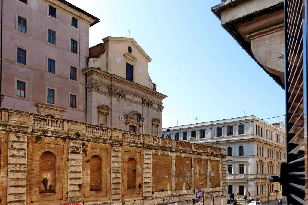 Cozy Apartment Fabia 300 mt from Colosseum