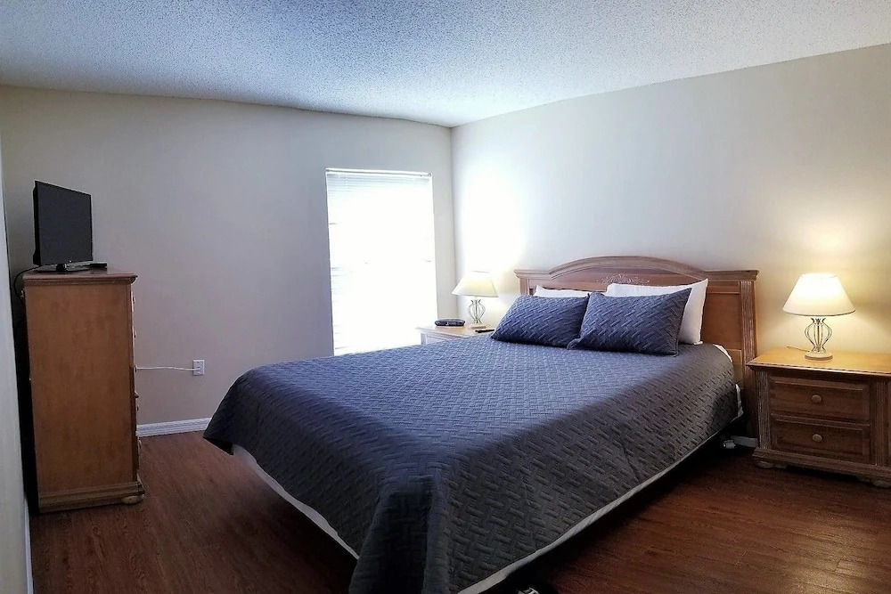 LKB4705AW Lake Berkley - Four Bedroom Home